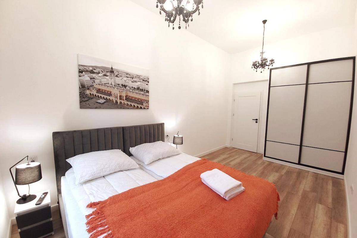 By Wawel Castel - 1a